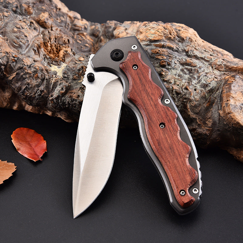 Multifunctional folding knife